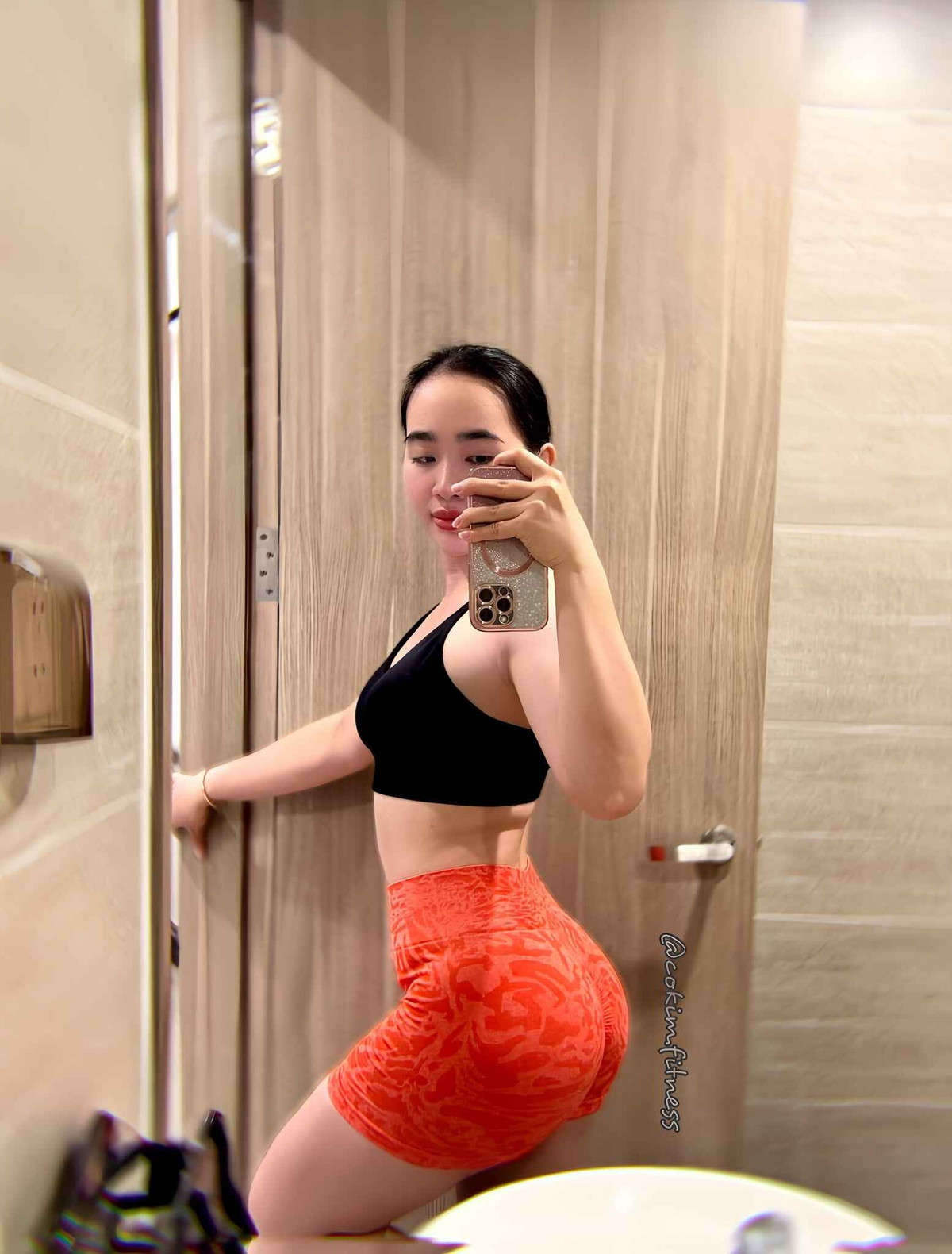 Chính nhờ vòng 3 nổi trội, Kim Nguyên được mệnh danh là 'Cô Kim siêu vòng 3' của Việt Nam.