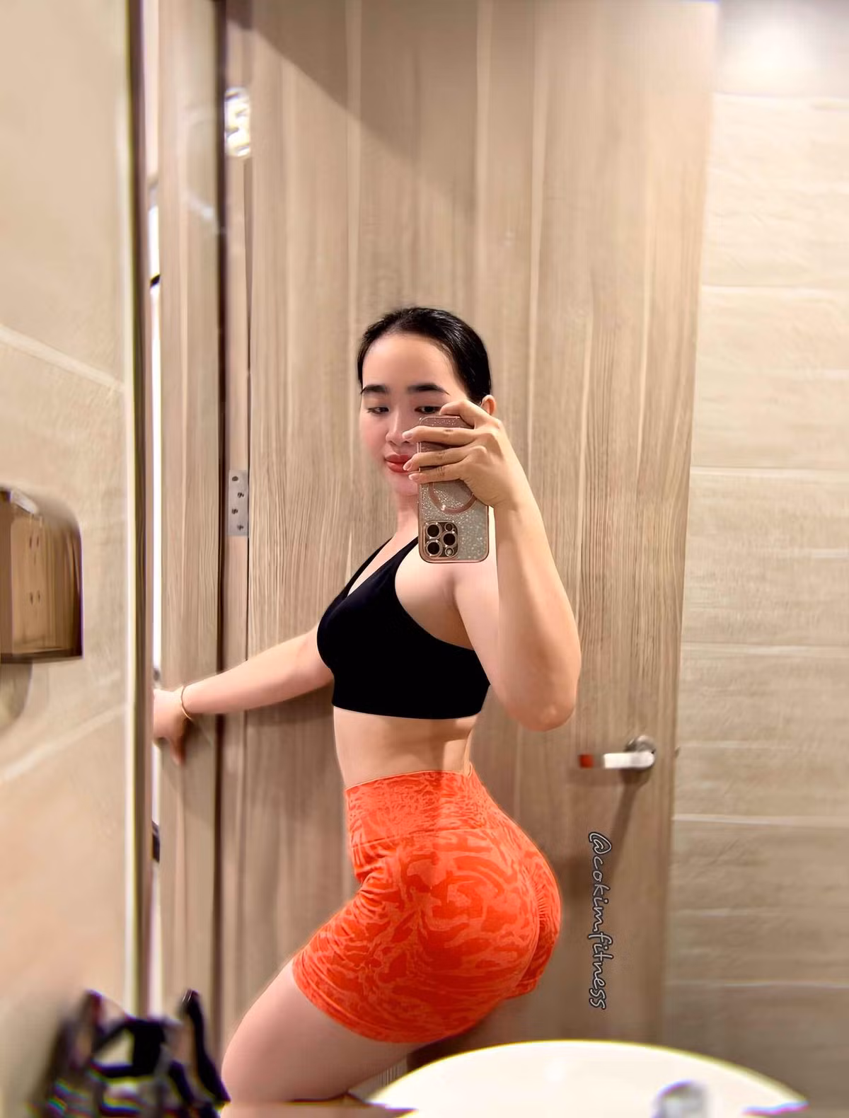 Chính nhờ vòng 3 nổi trội, Kim Nguyên được mệnh danh là 'Cô Kim siêu vòng 3' của Việt Nam.