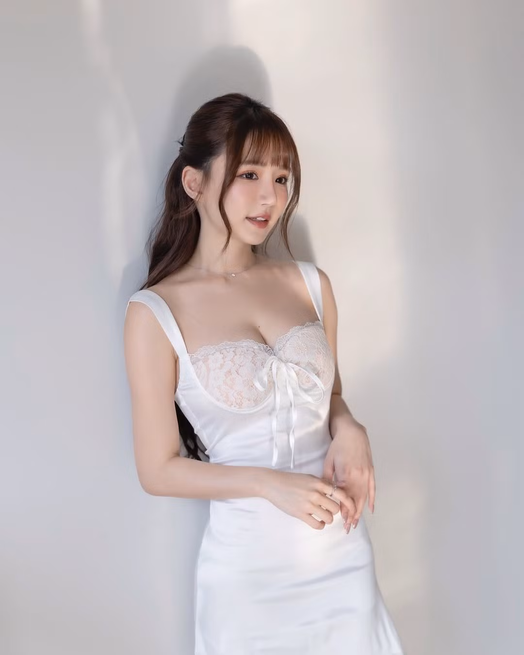 Với sức hút không hề suy giảm, Yuan Yuan một lần nữa khẳng định vị thế “nữ thần mạng xã hội” - nơi mà chỉ một khoảnh khắc đáng yêu thôi cũng đủ để tạo thành cơn sốt.