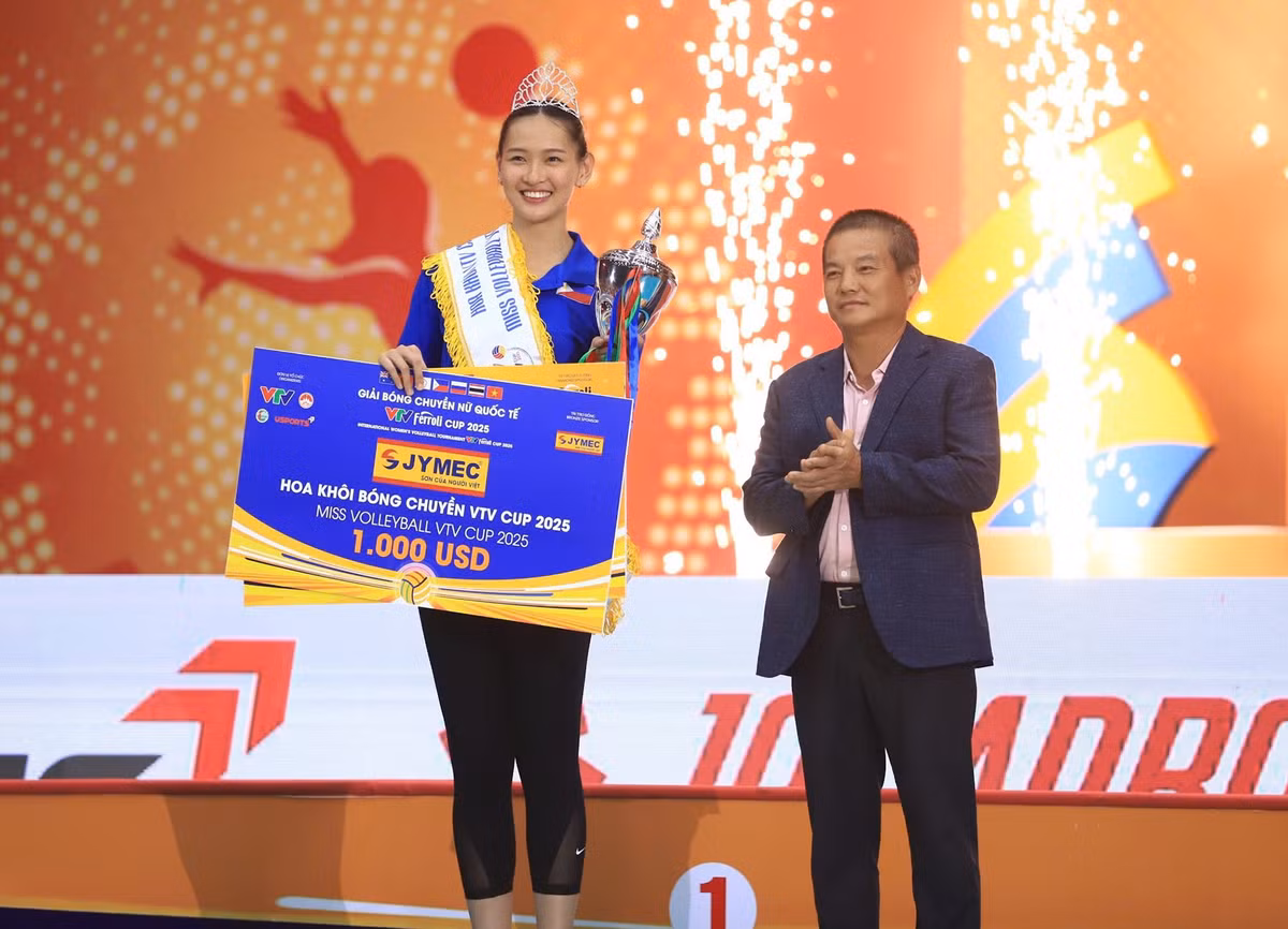 Vượt qua nhiều đối thủ mạnh, tay đập bóng chuyền tuyển Philippines Leila Jane Cruz đoạt danh hiệu Hoa khôi VTV Cup 2025.
