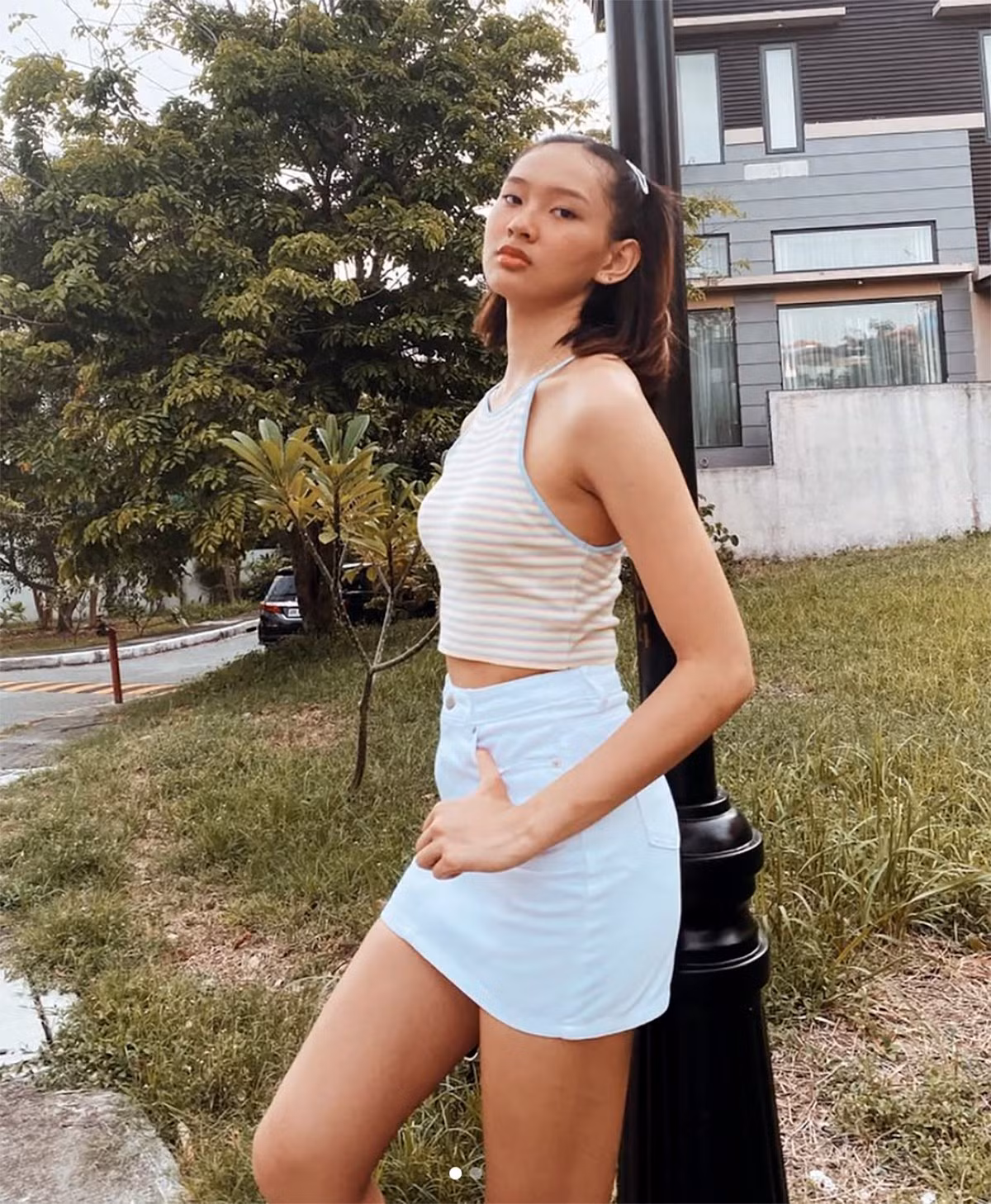 Sau khi Cruz giành danh hiệu hoa khôi VTV Cup 2025, nhiều khán giả Việt Nam cũng tìm đến trang cá nhân của cô để lại lời chúc mừng và ấn theo dõi.