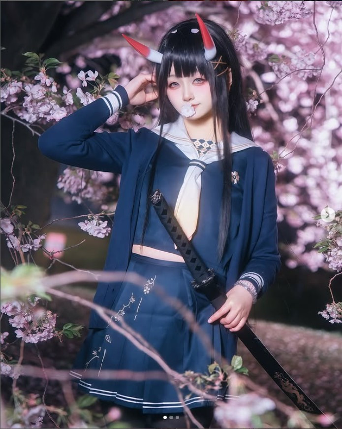 Shuzi giữ được tinh tế, cho thấy cô không chỉ đẹp mà còn có khả năng định hình phong cách cá nhân rõ ràng.