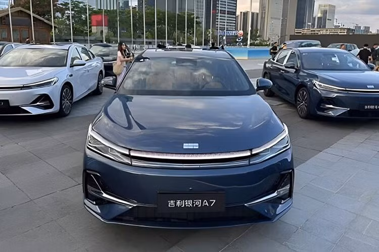 Trang bị an toàn gồm cấu trúc thân xe chịu lực cao, 6 túi khí, gói hỗ trợ lái L2 (5 camera, 2 radar) trên bản tiêu chuẩn. Bản cao cấp dùng hệ thống G-Pilot H3 (11 camera, 3 radar, 12 cảm biến), hỗ trợ dẫn đường cho cả đô thị và cao tốc, đỗ xe tự động toàn cảnh và đánh lái tránh va chạm khẩn cấp.