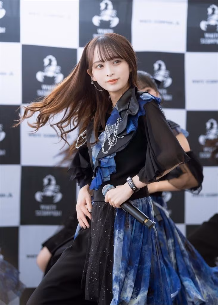 Dù vốn đã có lượng fan ổn định, nhưng lần bùng nổ này được xem là bước ngoặt lớn đưa tên tuổi ALLY vượt ra khỏi phạm vi fandom, tiếp cận mạnh mẽ với công chúng đại chúng. Chỉ trong thời gian ngắn, bức ảnh đã được chia sẻ với tốc độ chóng mặt, thu hút hàng triệu lượt xem và bình luận trên các nền tảng mạng xã hội.