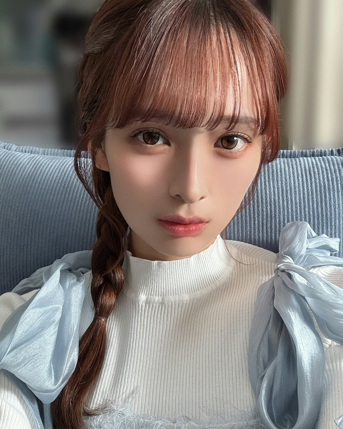 Trong bối cảnh AI ngày càng khiến ranh giới giữa thật và ảo trở nên mờ nhạt, khoảnh khắc ngoái đầu thần tiên của ALLY được xem như một lời nhắc thú vị: vẻ đẹp con người, khi hội tụ đủ thần thái và cảm xúc, đôi khi còn vượt xa cả những gì công nghệ có thể tạo ra. Và cũng từ đây, cái tên ALLY đang được kỳ vọng sẽ còn tiếp tục gây bão mạnh mẽ hơn nữa trong thời gian tới.