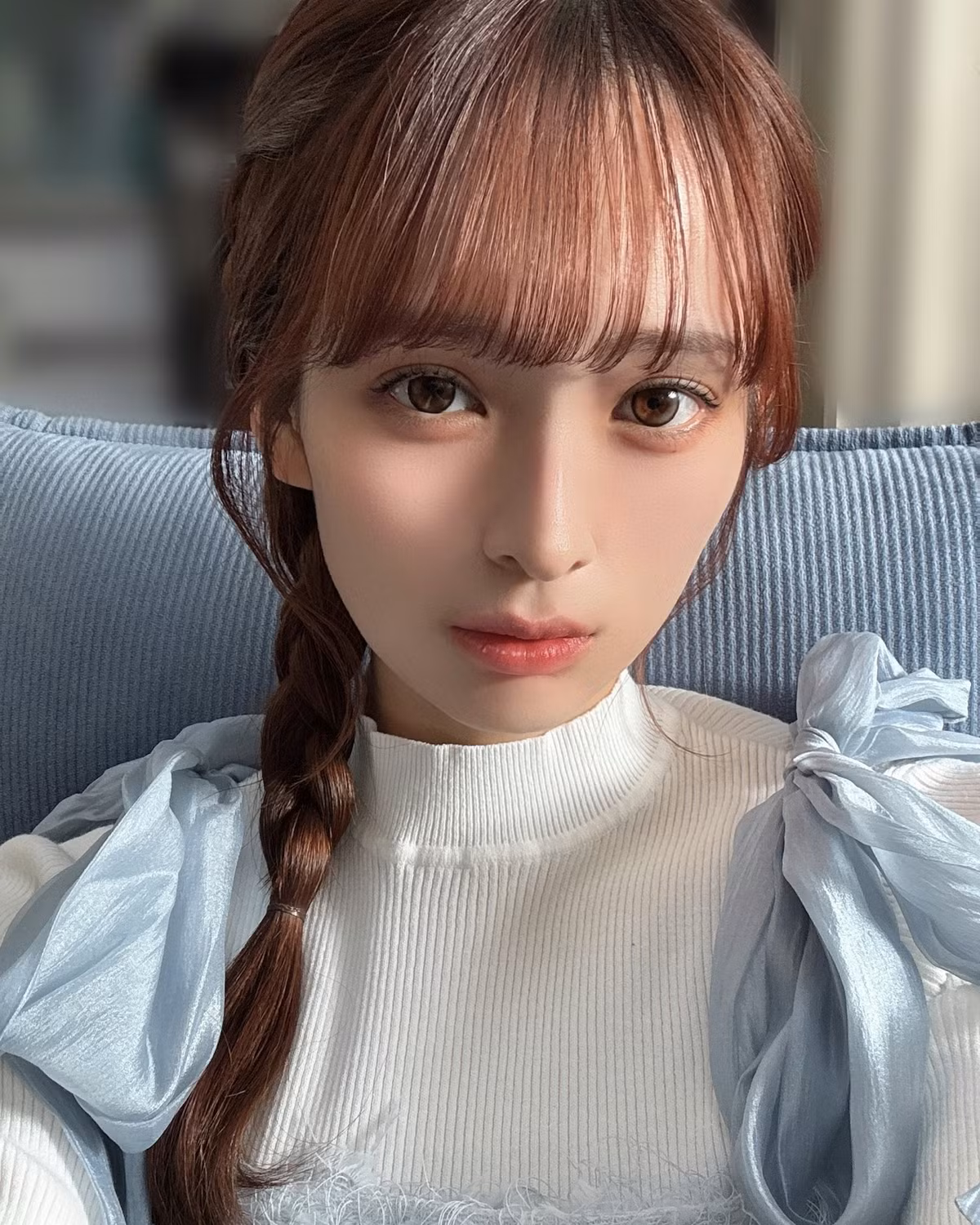 Trong bối cảnh AI ngày càng khiến ranh giới giữa thật và ảo trở nên mờ nhạt, khoảnh khắc ngoái đầu thần tiên của ALLY được xem như một lời nhắc thú vị: vẻ đẹp con người, khi hội tụ đủ thần thái và cảm xúc, đôi khi còn vượt xa cả những gì công nghệ có thể tạo ra. Và cũng từ đây, cái tên ALLY đang được kỳ vọng sẽ còn tiếp tục gây bão mạnh mẽ hơn nữa trong thời gian tới.