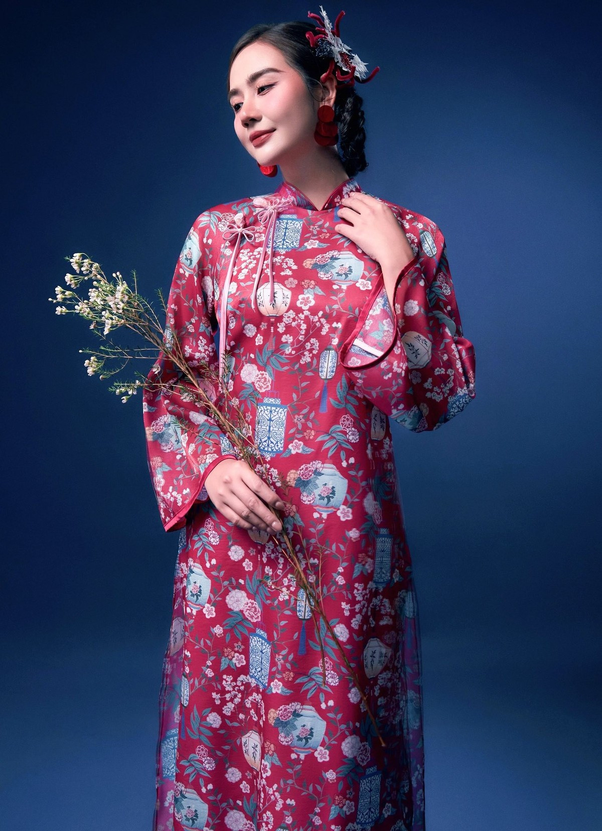 Những tác phẩm như Bộ tứ 10A8, Lời thú nhận của Eva, Chạy trốn thanh xuân và đặc biệt là vai Vân Trang trong Thương ngày nắng về đã đưa tên tuổi Huyền Lizzie lên hàng sao hạng A của phim truyền hình Việt. Vai diễn này cũng mang về cho cô giải thưởng “Diễn viên nữ ấn tượng” tại VTV Awards 2022, ghi dấu mốc quan trọng trong sự nghiệp.