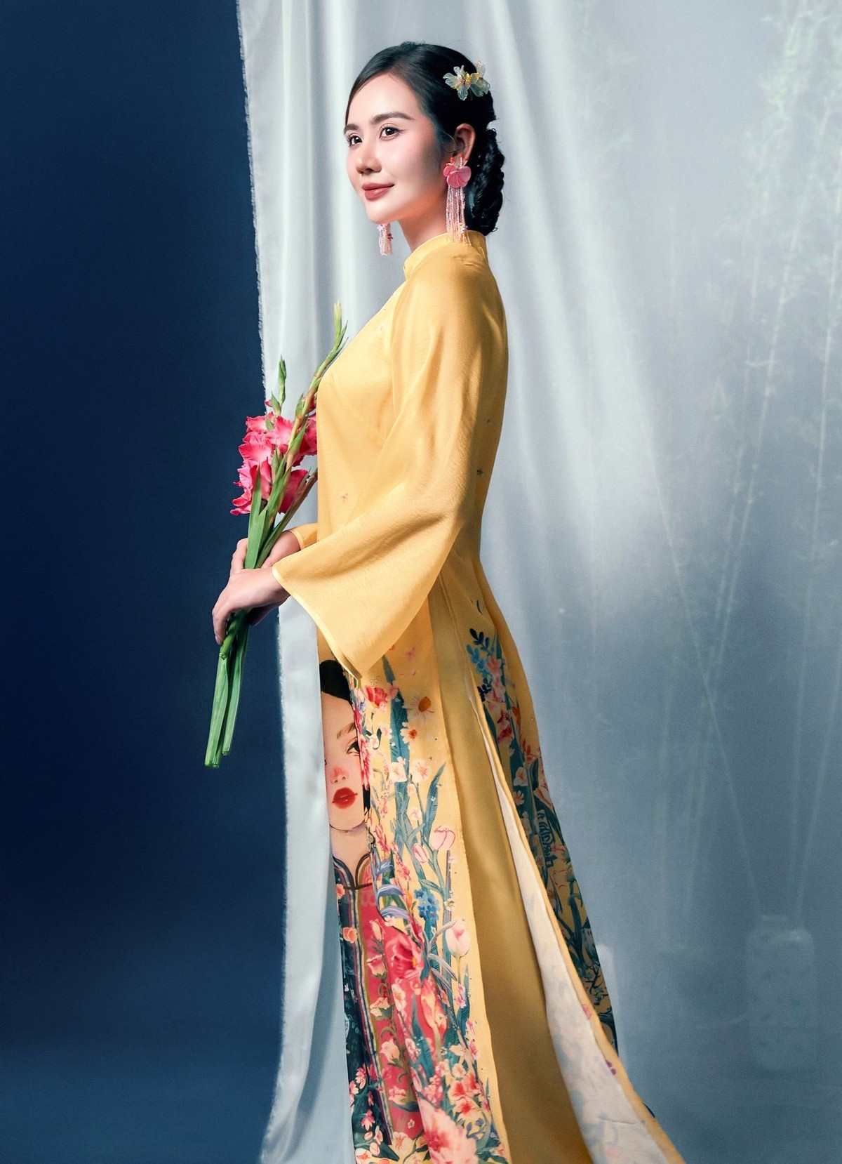 Không chỉ gây chú ý bởi nhan sắc, Huyền Lizzie còn là một trong những nữ diễn viên truyền hình nổi tiếng và thành công nhất khu vực phía Bắc tính đến năm 2026. Xuất thân là “hot girl đời đầu” tại Hà Nội, từng lọt Top 5 Miss Teen 2009, cô đã từng bước khẳng định thực lực qua hàng loạt bộ phim giờ vàng trên VTV.