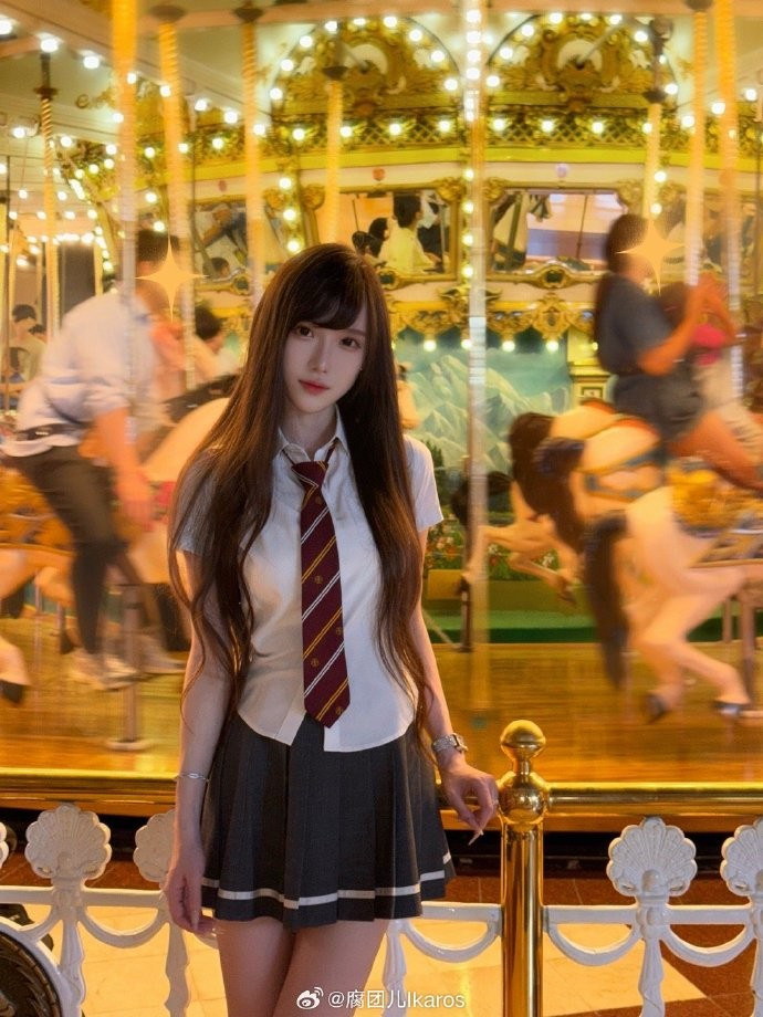 Đáng chú ý, mỗi lần bức ảnh này được đào lại, chia sẻ hoặc nhắc đến trên mạng xã hội, lượng tìm kiếm liên quan đến Futuaner lại tăng vọt. Không ít cư dân mạng thừa nhận, họ biết đến nữ streamer này lần đầu tiên chính nhờ bộ cosplay để đời ấy.