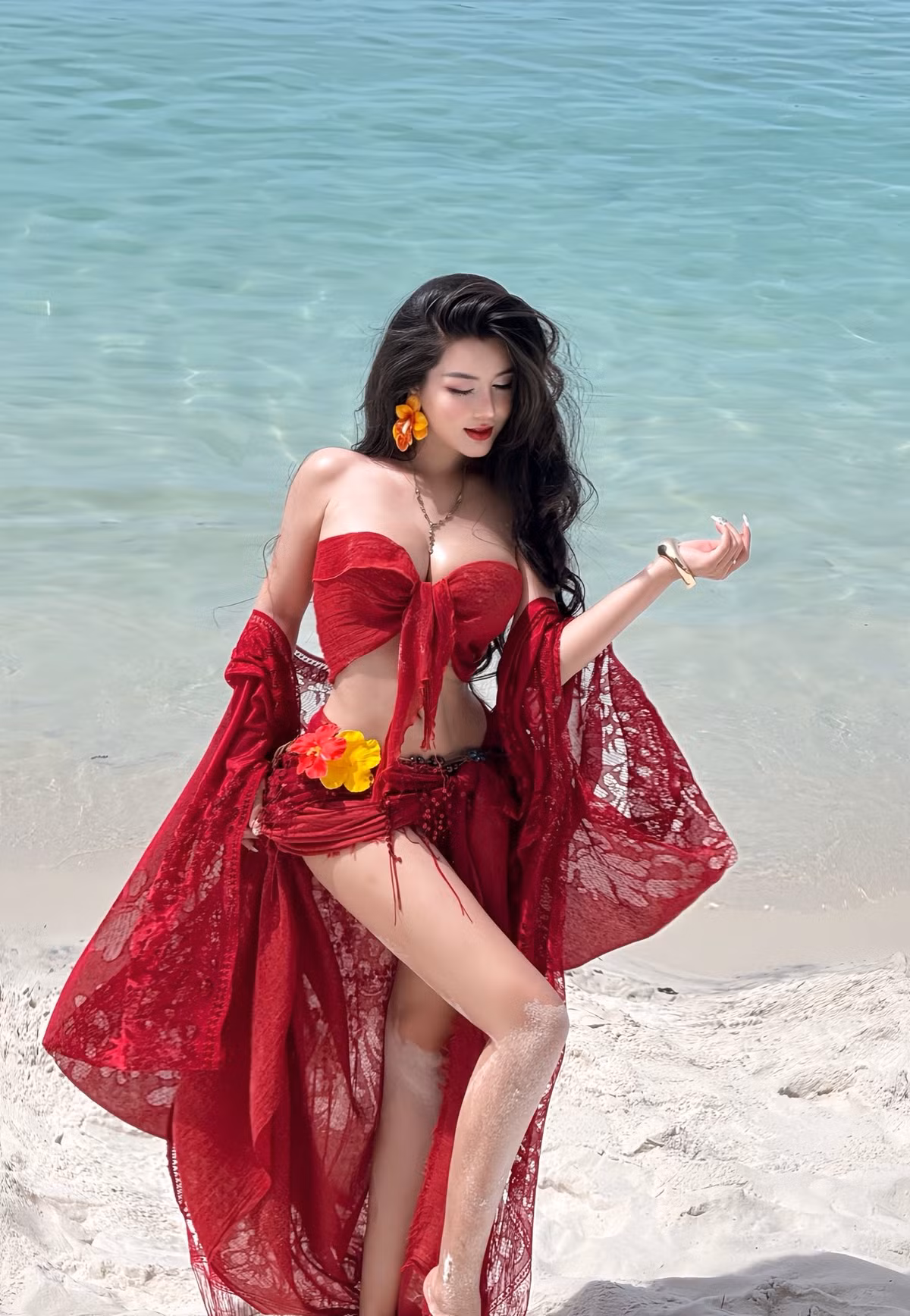 Xuất hiện trong bộ ảnh mới nhất, không còn là hình ảnh ngọt ngào, dịu dàng, hot girl Võ Ngọc Trân lột xác hoàn toàn với phong cách quyến rũ, trưởng thành hơn