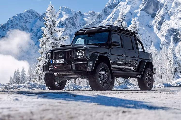 Nói đến những hãng độ xe Mercedes-AMG G63 đẹp nhất, đa dạng nhất và nhiều người biết đến nhất, chắc hẳn đó là Brabus. Từ những bộ mâm, bộ body kit cho đến các phiên bản đa dạng hóa, Brabus mang đến cho bạn 1 dải sản phẩm độ xe G63 phong phú. Chẳng hạn như phiên bản 6x6 của Mercedes-AMG G 63 với phong cách xe bán tải, thùng xe mở phía sau buồng lái.