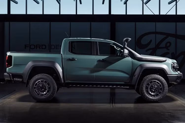 Tại Úc, Ford Ranger Super Duty 2026 có giá khởi điểm 82.990 AUD (khoảng 55.200 USD) cho bản Single Cab và 89.990 AUD (59.700 USD) cho bản Double Cab.