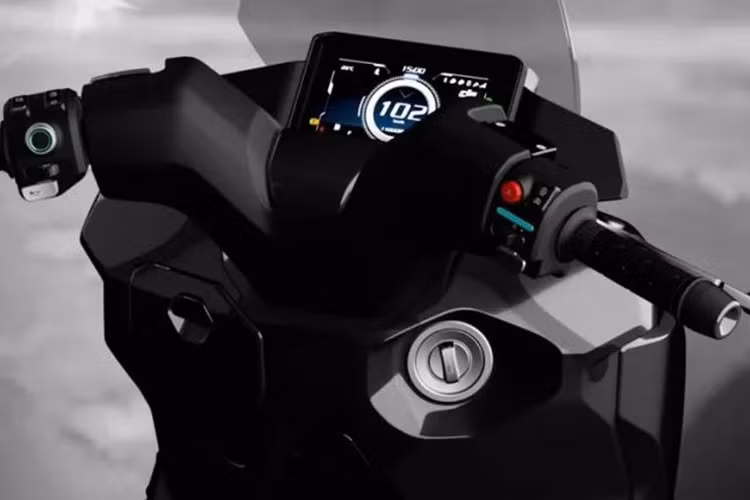 Với mục tiêu phục vụ tối đa cho môi trường đô thị và những chuyến đi ngắn, Honda đã tối ưu kích thước và khả năng vận hành của xe. Phiên bản Standard có kích thước 1.940 x 742 x 1.163 mm và trọng lượng 137 kg, trong khi bản Moto Travel nhỉnh hơn với kích thước 2.108 x 742 x 1.282 mm, trọng lượng 147 kg.