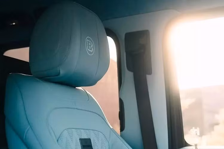 Ngay từ khi xuất xưởng tại nhà máy, xe đã có công suất 577 mã lực từ động cơ V8 4.0 lít tăng áp kép. Nhà sản xuất ôtô cho biết mẫu xe này có thể tăng tốc từ 0-100 km/h trong 4,5 giây.