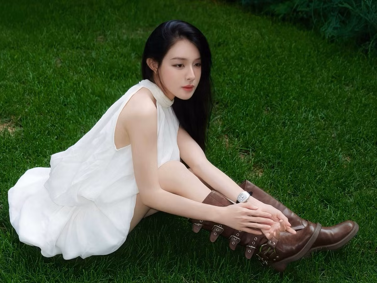 Trước khi yêu Văn Thanh, Bích Hạnh còn nổi tiếng trên mạng xã hội nhờ danh xưng "hot girl phòng gym", truyền cảm hứng với hành trình giảm cân.