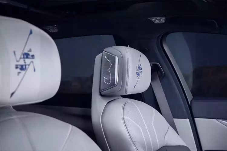 Ứng dụng My BMW mang đến trải nghiệm nhập vai hơn, kết nối người lái với xe và cho phép họ truy cập một số chức năng từ xa trên BMW 7 Series Suhail 2026.