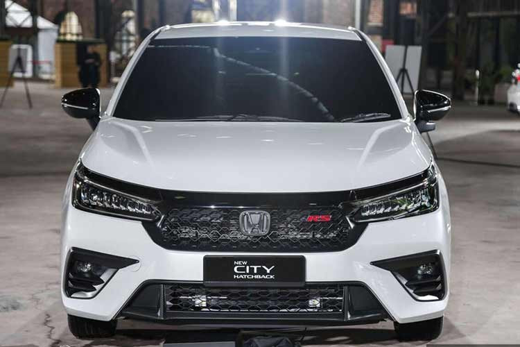 Mặc dù sở hữu thiết kế ấn tượng và gói an toàn Honda Sensing danh tiếng, song con đường của City Hatchback tại Việt Nam không hẳn bằng phẳng. Thực tế cho thấy người tiêu dùng trong nước vẫn ưu tiên dòng sedan hơn, minh chứng là sự rời đi của Toyota Yaris hay doanh số khiêm tốn của Mazda2 Hatchback.