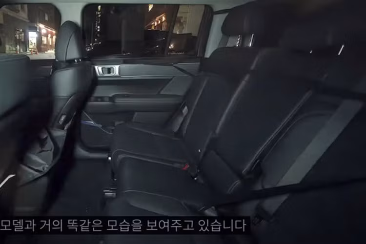 Mặc dù chưa có hình ảnh chính thức, nhiều nguồn tin cho rằng mẫu xe sẽ được trang bị hệ thống thông tin giải trí Pleos Connect mới, phát triển trên nền tảng Android, cùng một số nâng cấp về bảng điều khiển trung tâm, vô-lăng và chất liệu hoàn thiện.