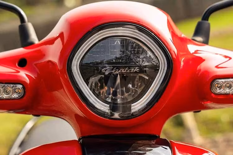 Hãng xe Bajaj cho biết, chương trình ưu đãi nhằm tạo điều kiện cho những khách hàng muốn chuyển sang sử dụng phương tiện di chuyển bằng điện, đặc biệt là những người mua xe điện lần đầu và các hộ gia đình muốn sở hữu thêm một chiếc xe điện cho việc đi lại hàng ngày.