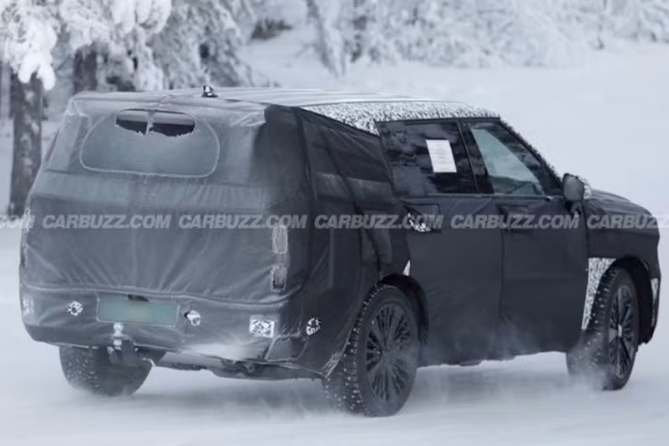 Đặc biệt, Hyundai được cho là sẽ bổ sung thêm một tùy chọn hệ truyền động mở rộng phạm vi hoạt động (range-extended), bên cạnh các phiên bản động cơ xăng và hybrid hiện tại. Thông tin chi tiết về cấu hình này hiện chưa được tiết lộ.