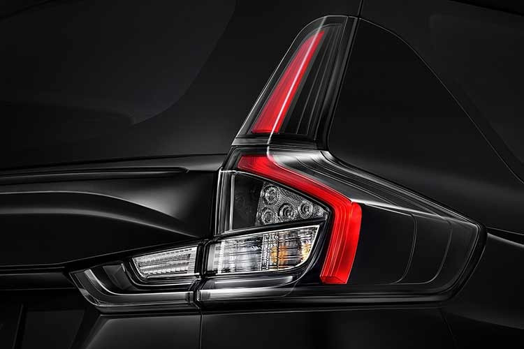 Khối động cơ này giúp xe tiết kiệm nhiên liệu và tăng hiệu suất vận hành. Hệ truyền động này sản sinh công suất 105 mã lực và mô-men xoắn 138 Nm, kết hợp với hộp số tự động 4 cấp, dẫn động cầu trước.