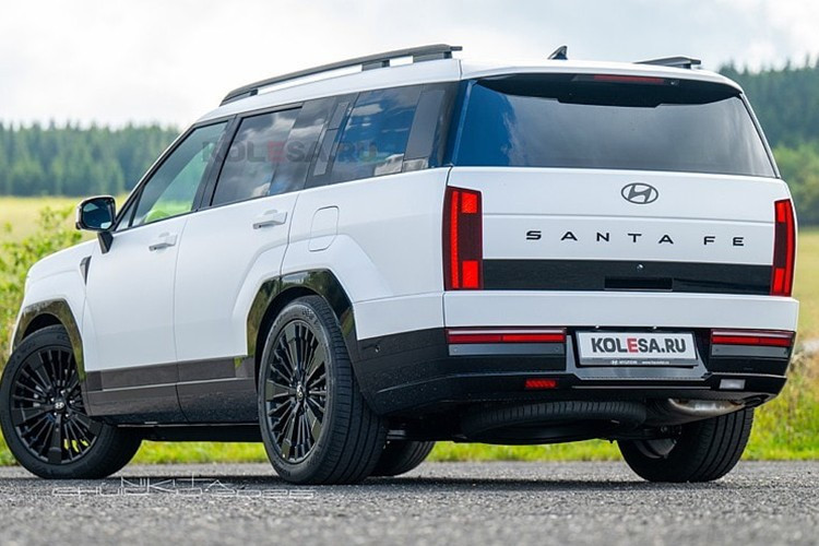 Khác biệt đáng chú ý nhất nằm ở phần đầu của mẫu xe D-SUv này. Cụ thể, cụm đèn định vị ban ngày hình chữ H – dấu ấn đặc trưng trên thế hệ hiện tại – đã được loại bỏ, thay thế bằng dải đèn nhỏ gọn và thanh mảnh hơn.