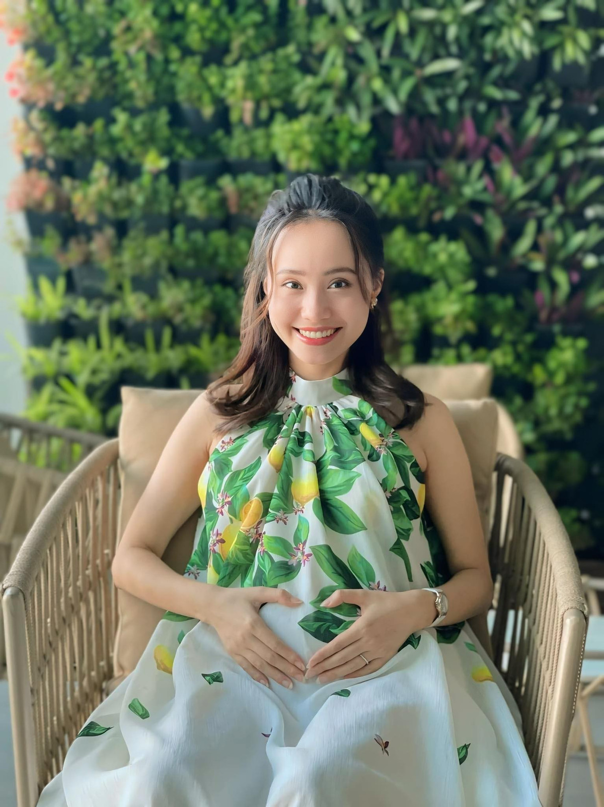 Sau một thời gian điều chỉnh, năm 2016 được tạo điều kiện lên sóng với bản tin thời tiết du lịch lúc 21h30 trên VTV4. Từ dấu mốc đó, Xuân Anh dần xuất hiện thường xuyên trên các kênh VTV1, VTV3, VTV4, VTV8 và VTV9, đảm nhận vai trò MC thời tiết và cảnh báo thiên tai.