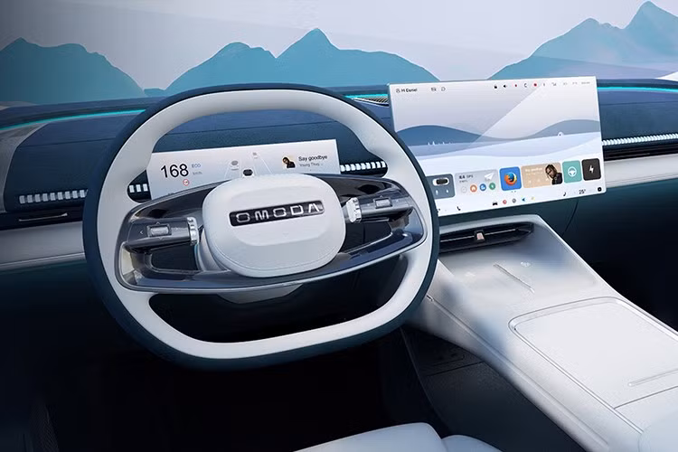 Nguồn tin nội bộ cho thấy, xe có 2 cấu hình động cơ gồm: Động cơ xăng tăng áp và plug-in hybrid cắm sạc ngoài. Phiên bản thuần xăng sử dụng động cơ 1.6L tăng áp TGDI kết hợp hộp số ly hợp kép 7 cấp. Phiên bản này tích hợp màn hình trung tâm 15,6 inch, 8 loa, sạc không dây 50W, chức năng điều khiển giọng nói, đèn viền nội thất.