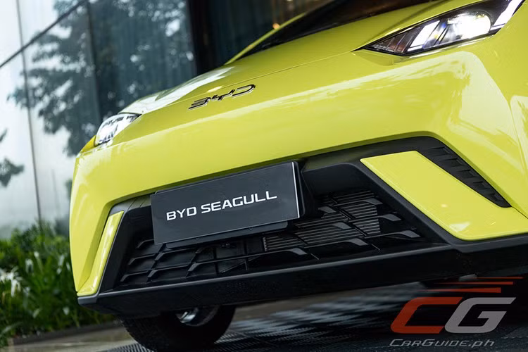 Xe dùng pin lithium-sắ-photphat với dung lượng 38,88 kWh nên có thể chạy 405 km sau một lần sạc đầy pin. Đồng thời, xe cũng hỗ trợ sạc nhanh DC với thời gian sạc từ 30% đến 80% trong khoảng 30 phút ở nhiệt độ phòng.