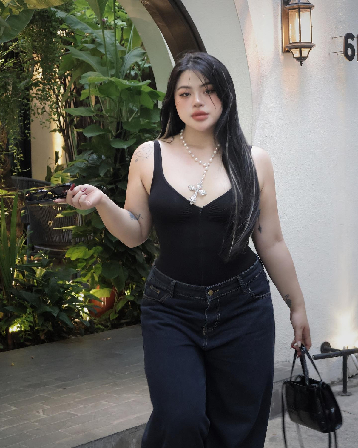 "Nàng béo Lâm Đồng" sở hữu lượt theo dõi cao trên TikTok và những clip hướng dẫn cách phối đồ dành cho người ngoại cỡ của cô nàng thu hút hàng triệu lượt “thả tim”.