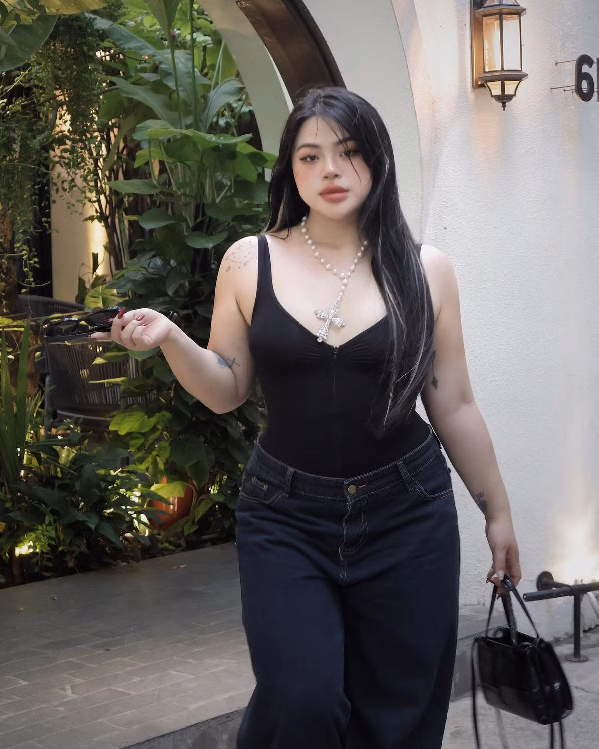 "Nàng béo Lâm Đồng" sở hữu lượt theo dõi cao trên TikTok và những clip hướng dẫn cách phối đồ dành cho người ngoại cỡ của cô nàng thu hút hàng triệu lượt “thả tim”.