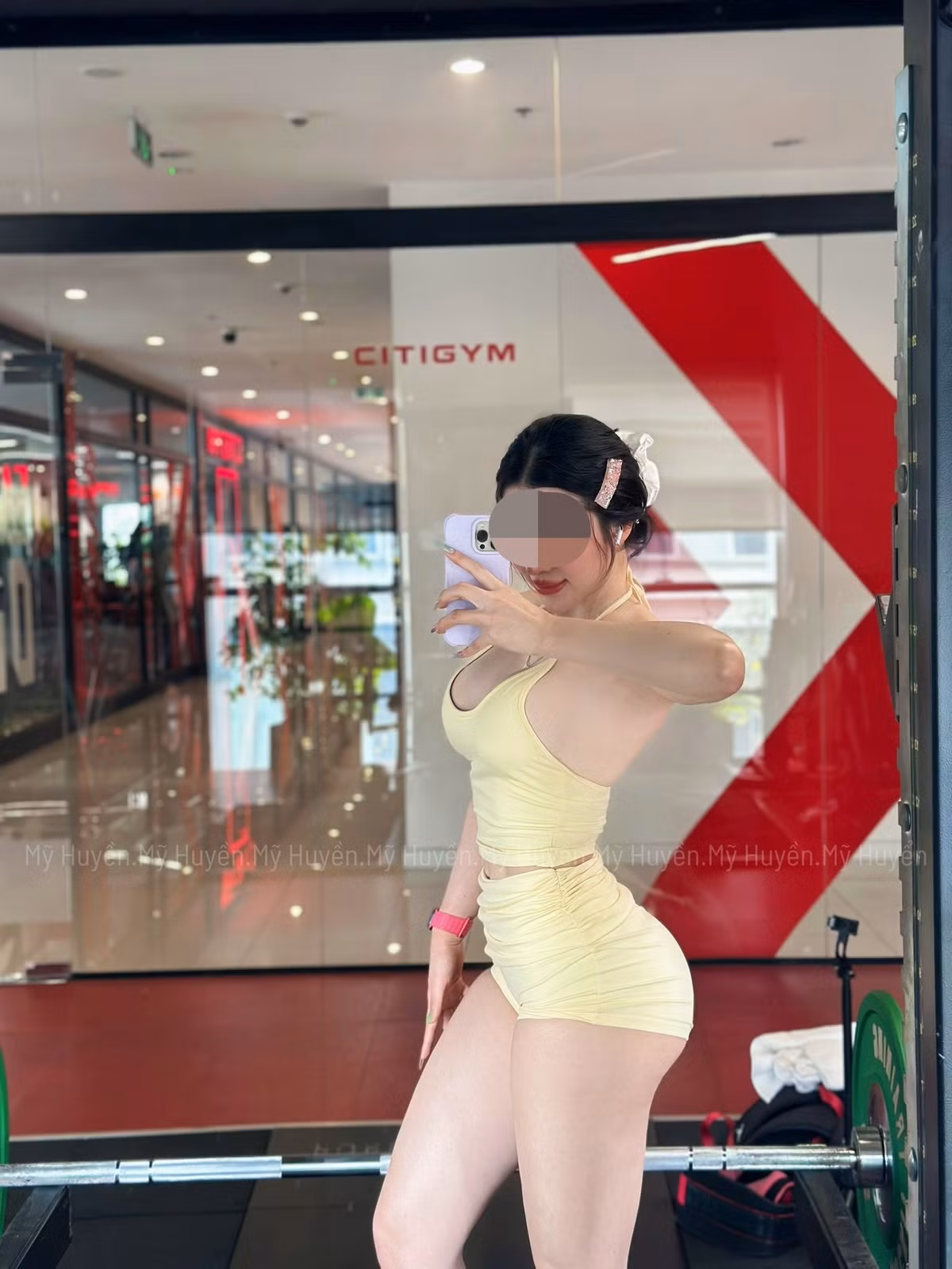 Một số bình luận gay gắt nhận xét rằng hình ảnh này không mang lại giá trị tích cực, thậm chí còn tạo cảm giác khó chịu cho người xem.