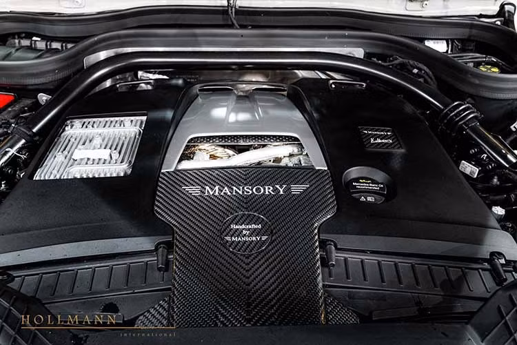 Theo thông tin rao bán, chiếc Mercedes-AMG G 63 này đã đi được quãng đường tương đương 5.512 dặm (8.870 km) và được đăng ký lần đầu vào tháng 12 năm 2022.