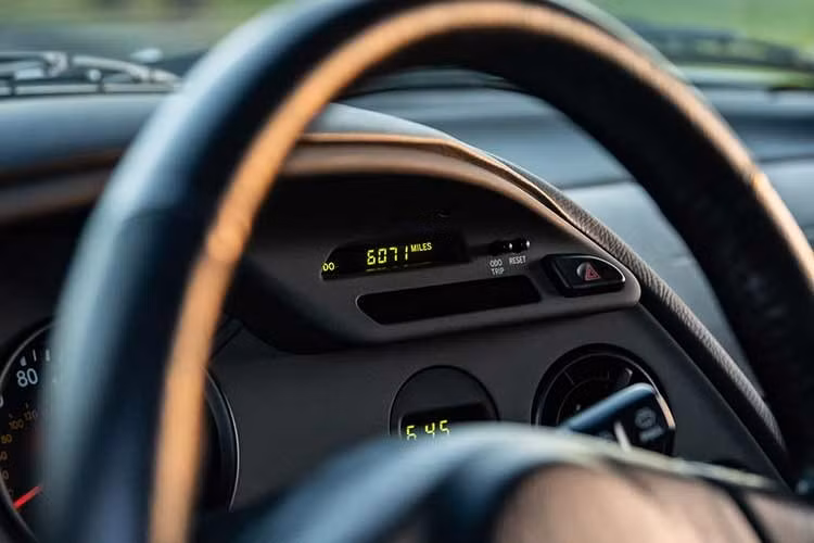 Năm 2021 là năm chiếc Supra thế hệ thứ tư đầu tiên được bán với giá hơn 200.000 USD (hơn 5,2 tỷ đồng). Một năm sau, một chiếc xe có số km đã đi thấp được bán đấu giá với mức giá kỷ lục 232.000 USD (khoảng 6 tỷ đồng, bao gồm cả phí).