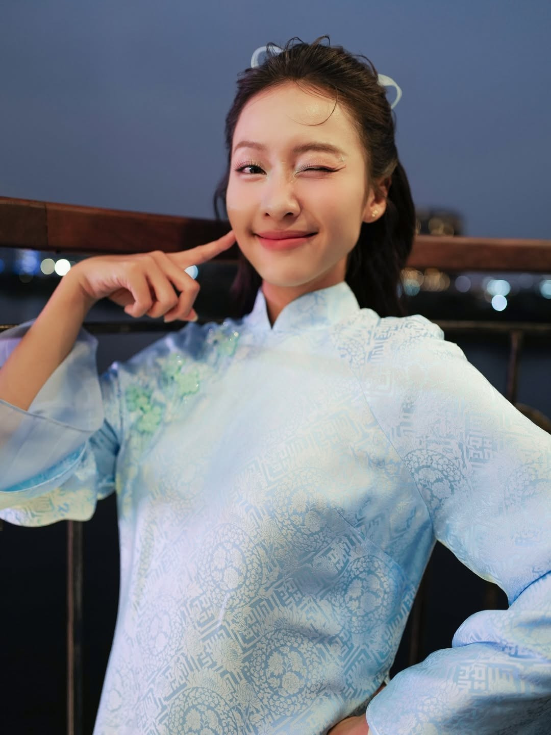 View - “Boxing girl” Khả Ngân dịu dàng bước vào “đường đua áo dài” đón Tết | Báo Tri thức và Cuộc sống - TIN TỨC PHỔ BIẾN KIẾN THỨC 24H