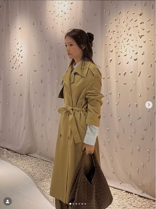 Năm 2013, khi trào lưu Vlog bùng nổ, Salim xuất hiện trong video Valentine 13 và nhanh chóng trở thành hiện tượng. Hình ảnh cô gái dễ thương, ngọt ngào và là “mẫu hình bạn gái lý tưởng” khiến cái tên Salim phủ sóng mạnh mẽ, đưa cô vào hàng hot girl được yêu thích nhất thời điểm đó.