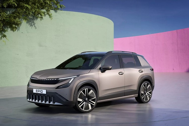 Tại triển lãm IAA Mobility Show ở Munich, Skoda hứa hẹn sẽ gây chú ý với mẫu Epiq – phiên bản tiền sản xuất của SUV điện cỡ nhỏ, dự kiến chính thức ra mắt vào giữa năm 2026. Đây được xem là lựa chọn mở đầu cho tính thực dụng và phong cách trong dải sản phẩm xe điện của hãng.