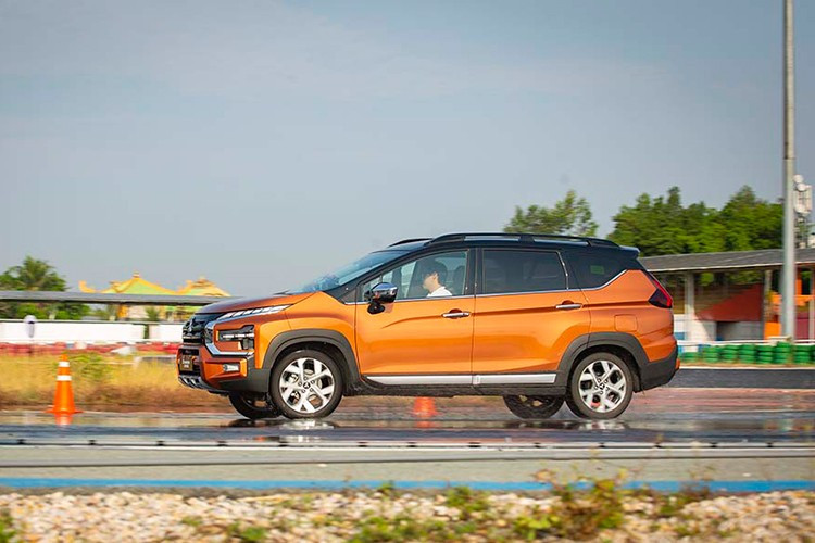 View - Loạt ôtô MPV gia đình đồng loạt giảm giá tại Việt Nam tháng 9/2025 | Báo Tri thức và Cuộc sống - TIN TỨC PHỔ BIẾN KIẾN THỨC 24H