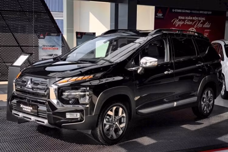 Xpander hiện dẫn đầu phân khúc MPV phổ thông với hơn 9.000 xe bán ra sau 8 tháng, trở thành lựa chọn hàng đầu cho cả khách hàng gia đình lẫn dịch vụ nhờ mức giá dễ tiếp cận và ưu đãi liên tục.