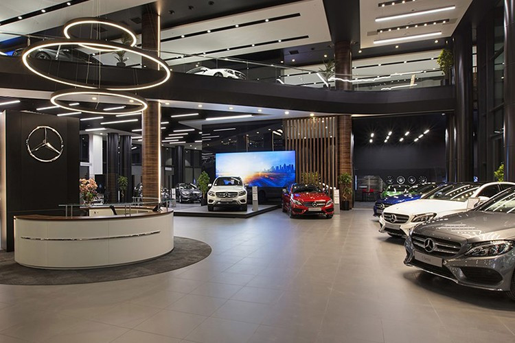 Theo ghi nhận, tháng 7 âm lịch (tháng cô hồn hay tháng ngâu) hằng năm thường chứng kiến sức mua ôtô giảm sút do tâm lý kiêng kỵ của khách hàng. Để kích thích nhu cầu, các hãng xe sang như BMW, Mercedes, Audi hay Volkswagen đồng loạt triển khai ưu đãi mạnh tay trong tháng 9/2025.