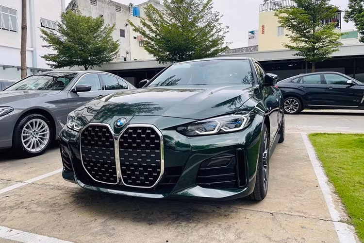 Một số dòng khác cũng có mức khuyến mại lớn. 430i Gran Coupe và 530i M Sport LCI đang được giảm khoảng 300 triệu đồng. Các mẫu Z4, X4 và X6 nhận ưu đãi tiền mặt gần 180 triệu đồng. Riêng phân khúc hiệu suất cao BMW M gồm M2, M3, M4 và XM được giảm tới 650 triệu đồng.
