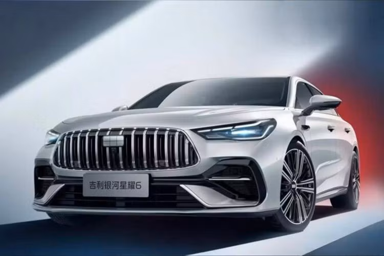 Hãng xe Geely của Trung Quốc vừa chính thức giới thiệu mẫu xe Galaxy Starshine 6 EM-i, đây là chiếc sedan hybrid cắm sạc (PHEV) cỡ trung hoàn toàn mới thuộc dòng Galaxy.