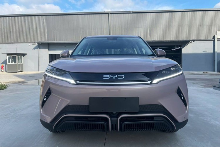 Thuộc phân khúc SUV cỡ B, BYD Atto 2 sở hữu kích thước dài x rộng x cao lần lượt 4.310 x 1.830 x 1.675 mm và chiều dài cơ sở 2.620 mm.