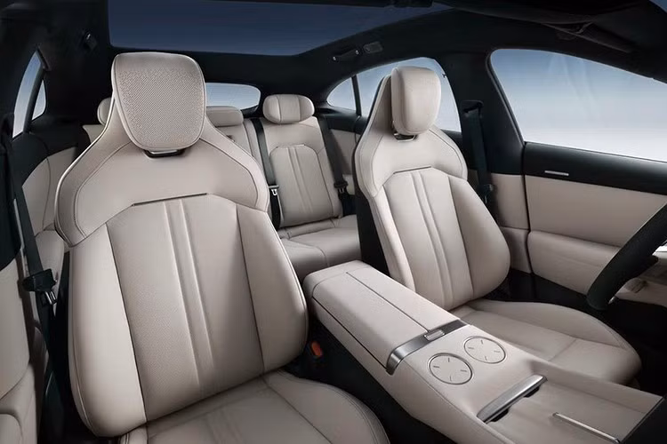 Để giải quyết tình trạng này, Xiaomi đã và đang mở rộng năng lực sản xuất. Vào tháng 7/2024, công ty đã mua quyền sử dụng đất để xây dựng nhà máy thứ hai. Giai đoạn hai của khu công nghiệp sản xuất thông minh Xiaomi đã hoàn tất quy trình kiểm định vào tháng 4/2025 nhưng chưa có thời gian bắt đầu sản xuất chính thức.