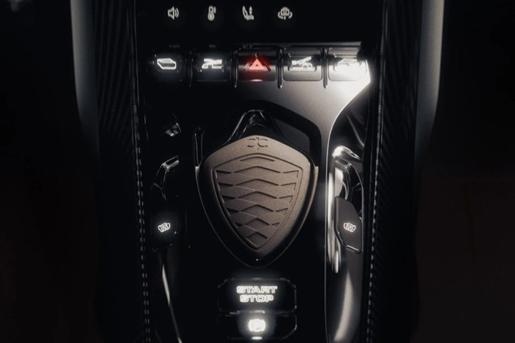 Koenigsegg xác nhận xe đạt công suất 1.319 mã lực khi sử dụng xăng tiêu chuẩn và lên tới 1.650 mã lực khi dùng nhiên liệu sinh học E85, với mô-men xoắn cực đại 1.500 Nm.