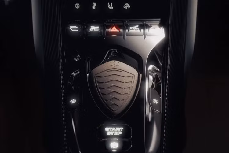 Koenigsegg xác nhận xe đạt công suất 1.319 mã lực khi sử dụng xăng tiêu chuẩn và lên tới 1.650 mã lực khi dùng nhiên liệu sinh học E85, với mô-men xoắn cực đại 1.500 Nm.