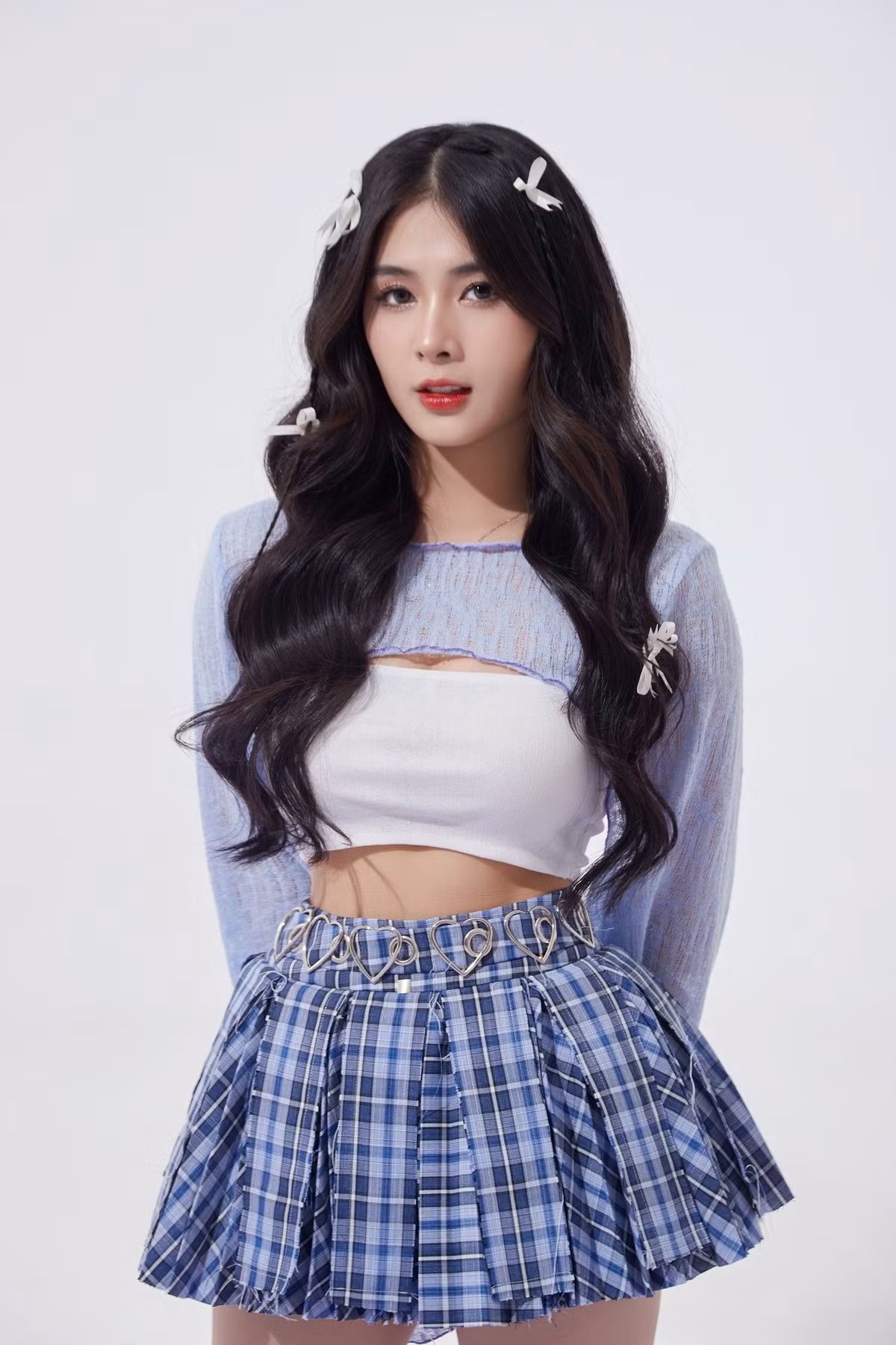 Nhiều người đã bày tỏ sự ngưỡng mộ trước sự mạnh mẽ của Quỳnh Alee và chúc phúc cho chuyện tình của cặp đôi.