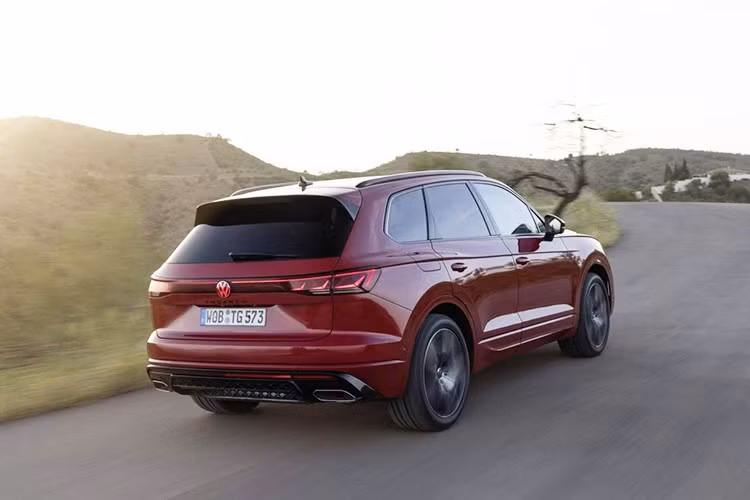 Volkswagen hiện chưa xác nhận phiên bản kế nhiệm của Touareg nhưng tên gọi này có thể sẽ trở lại thị trường dưới dạng xe điện. Theo các báo cáo gần đây, một mẫu xe mang tên ID. Touareg có thể sẽ ra mắt khoảng năm 2029, đóng vai trò như SUV đầu bảng trong dải sản phẩm ôtô điện của Volkswagen. Đây có thể là mẫu đầu tiên sử dụng nền tảng SSP hoàn toàn mới của hãng.