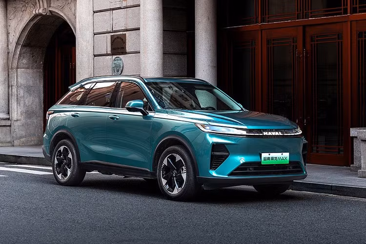 Kích thước tổng thể Dài x Rộng x Cao của H6L đạt 4.800 x 1.895 x 1.730mm, chiều dài cơ sở 2.810 mm. Các con số này nhỉnh hơn một chút so với Xiaolong Max và H6 facelift ra mắt năm 2024, mang lại không gian nội thất rộng rãi hơn mà vẫn giữ dáng gọn gàng, phù hợp với môi trường đô thị.