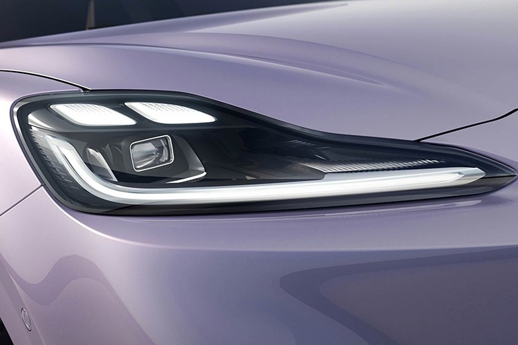 Mẫu xe hatchback điện MG4 EV 2025 mới sở hữu kích thước tổng thể dài 4.395 mm, rộng 1.842 mm, cao 1.551 mm và chiều dài cơ sở đạt 2.750 mm.